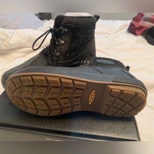 Keen winter boots - women’s